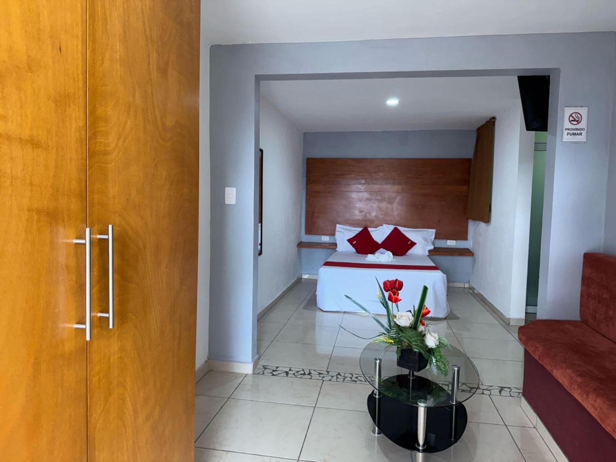 Oyo Hotel Familiar Tollan Cholula Exterior photo