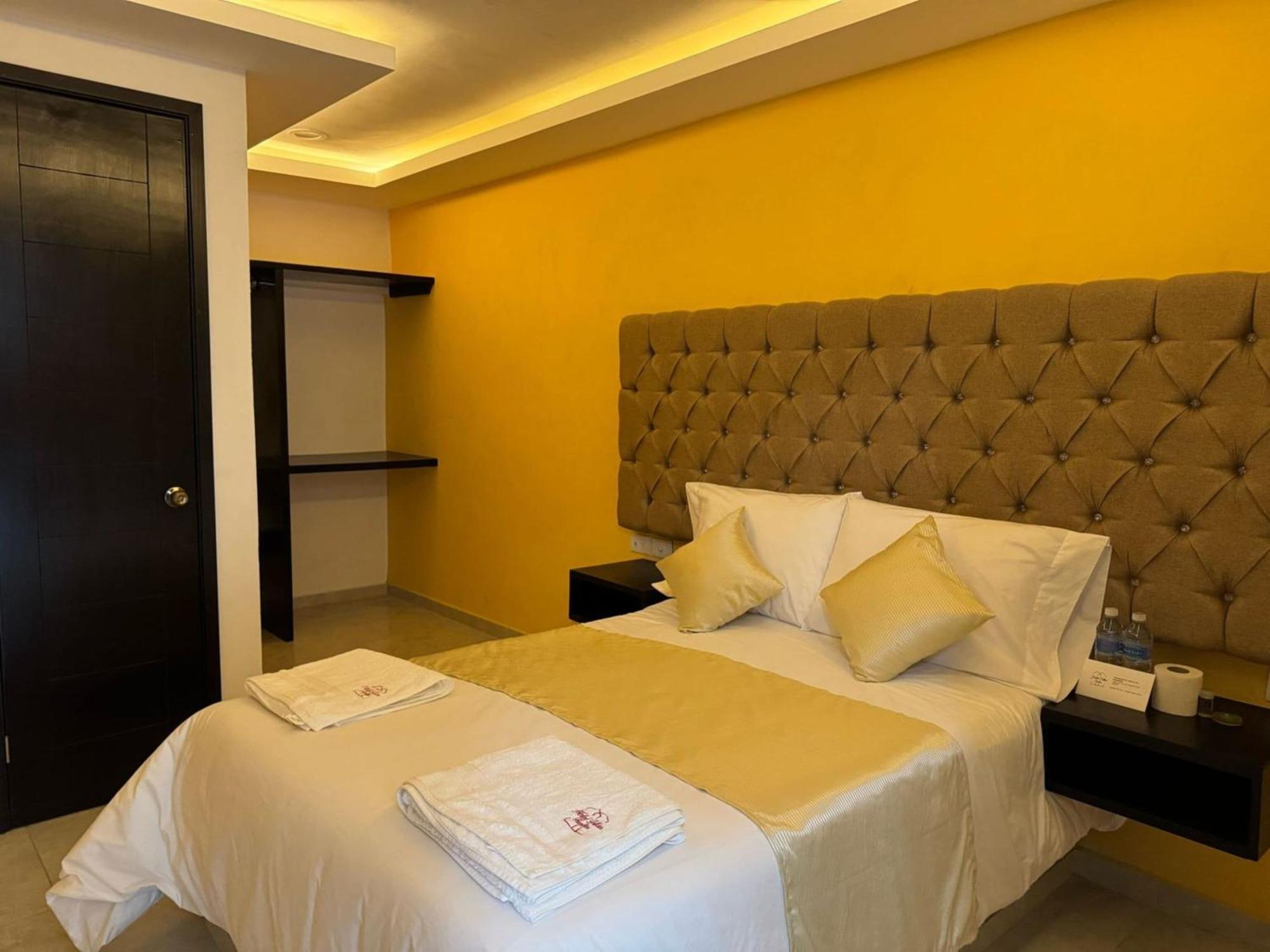 Oyo Hotel Familiar Tollan Cholula Exterior photo