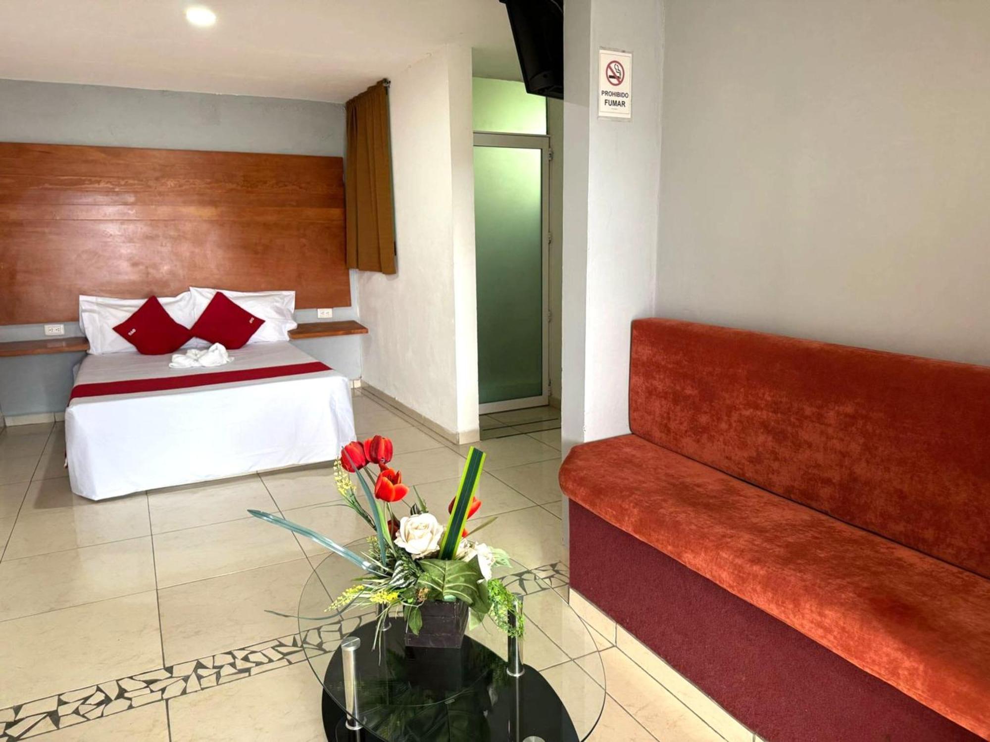 Oyo Hotel Familiar Tollan Cholula Exterior photo